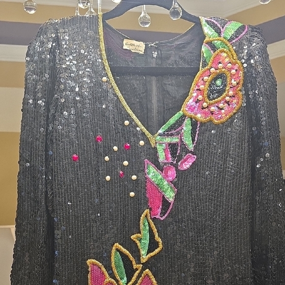 Judith Ann Silk Chic Black Sequin Dress with Floral Embellishments - Picture 3 of 16